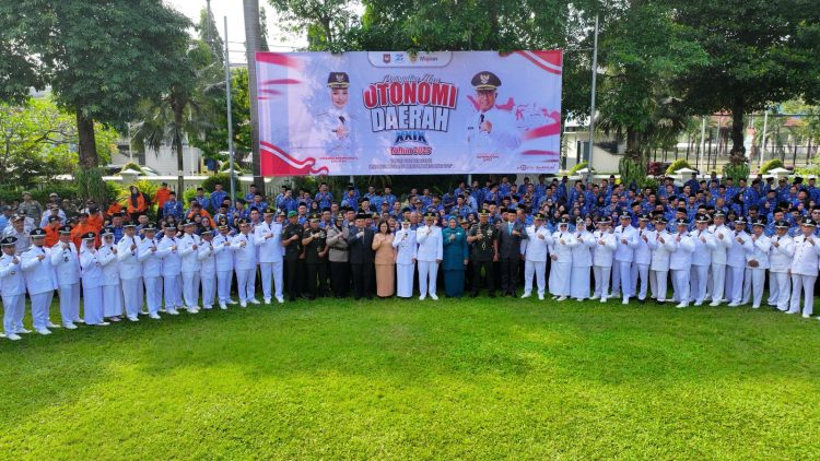 Mbak Wali Pimpin Upacara Peringatan Hari Otonomi Daerah ke-XXIX Tahun 2025 Kota Kediri. Foto : Dok. Pemkot Kediri