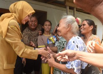 Mbak Wali Berikan Santunan. Foto : Dok. Pemkot Kediri