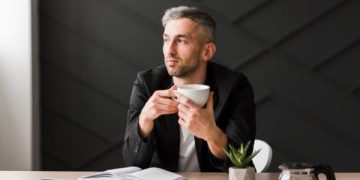 Tips Agar Semangat di Hari Pertama Kerja Usai Libur Panjang (foto ilustrasi/Freepik)