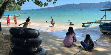 Wisata Pantai Trenggalek Raup Rp 400 Juta Selama Libur Lebaran (foto/Bacaini)