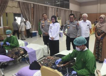 Peringati Hari Thalasemia Sedunia, Mbak Wali Berbagi Kebahagiaan Bersama Para Pejuang Thalasemia. Foto : Dok. Pemkot Kediri