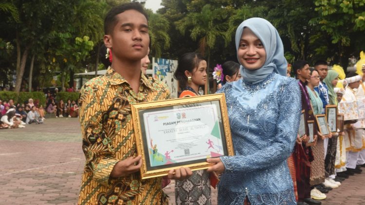 Peringati Hari Pendidikan Nasional, Mbak Wali Komitmen Tingkatkan Kualitas Pendidikan Kota Kediri. Foto : Dok. Pemkot Kediri