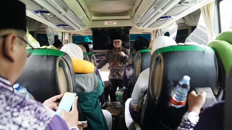 Lepas Keberangkatan Calon Jamaah Haji, Ini Permintaan Mas Dhito