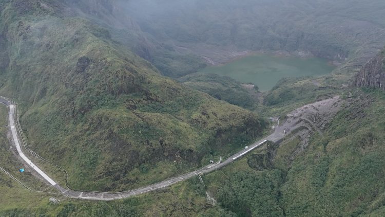 Tarik Minat Wisatawan, Pemkab Kediri Membangun Akses Menuju Kawah Kelud