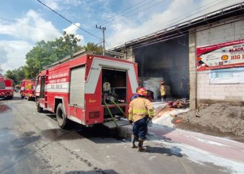 Tiner Tersulut Api Jadi Penyebab Kebakaran Toko Bangunan di Kediri