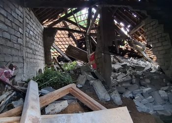 Belasan Rumah Tertimpa Longsor, Dua Di antaranya Rusak Berat