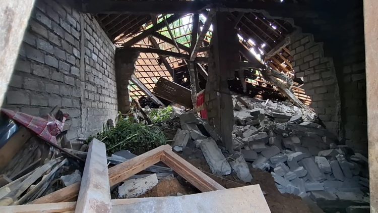 Belasan Rumah Tertimpa Longsor, Dua Di antaranya Rusak Berat