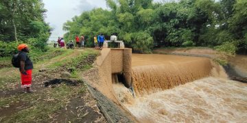 Hujan Deras, Banjir Bandang dan Longsor Terjng Kecamatan Mojo. Foto : Bacaini.ID/Jatmiko