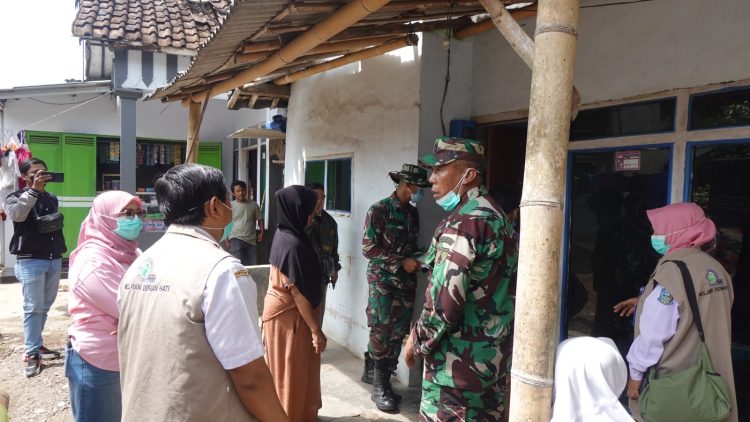 TNI Gandeng RS Paru Edukasi Warga Soal Bahaya TBC di TMMD Jember