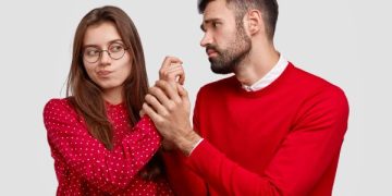 6 Tanda Cemburu Buta yang Merusak Keharmonisan (foto ilustrasi/freepik)