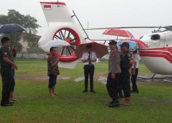 Helikopter Direksi Gudang Garam Kediri Landing Darurat di Jombang