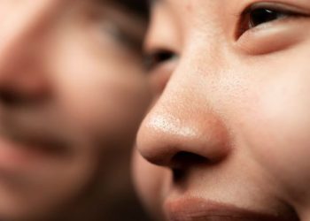 Pori-pori Kulit Wajah Tampak Besar? Ini Solusinya