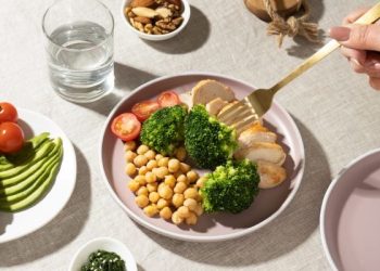 Penting! Perempuan dengan Gejala Menopause Perlu Makanan ini