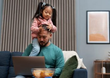 Pola Asuh Anak Pasca Ide Barak Militer: Parenting Lembut atau VOC?