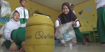 Siswa MI di Jombang Patungan Sapi Kurban Seharga 23 Juta (foto/Bacaini)