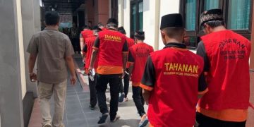 10 Pelaku Perusakan Kantor Polsek di Trenggalek Diadili (foto/Bacaini)