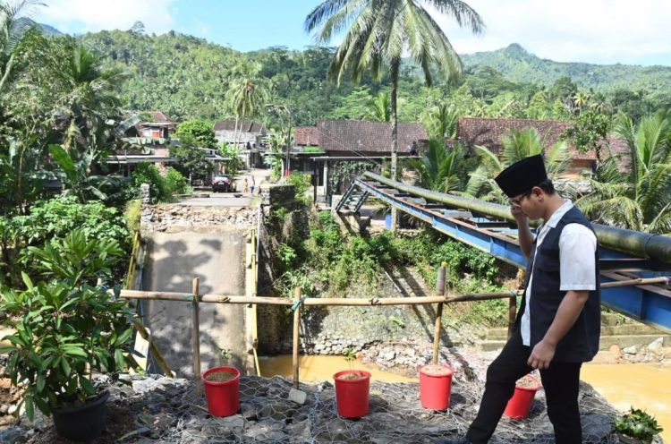 Jembatan Rusak, Bupati Trenggalek Usulkan Jembatan Bailey ke Pemprov