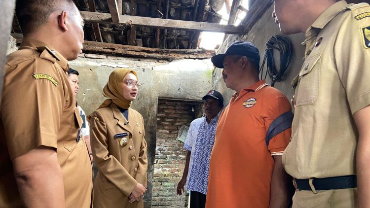 161 Rumah Tidak Layah Huni, Dapat Bantuan Rehabilitasi. Mbak Wali Harapkan Kualitas Hidup Masyarakat Meningkat. Foto : Dok. Pemkot Kediri