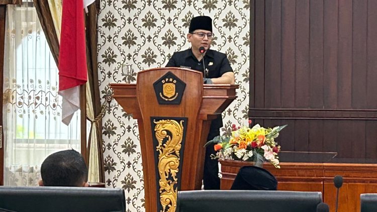 Mas Ipin Paparkan Ranperda RPJMD 2025–2029 dalam Rapat Paripurna DPRD Trenggalek