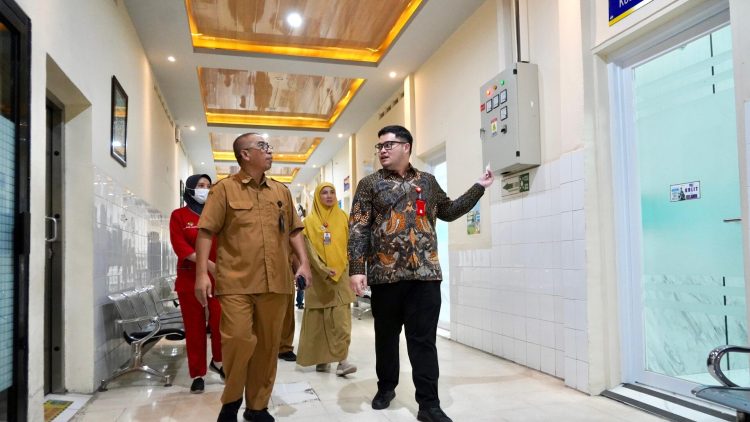 Menuju Rumah Sakit Rujukan, Mas Dhito Cek 3 Gedung Baru RSKK
