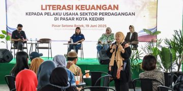 Beri Edukasi Pedagang Pasar, TPAKD Kota Kediri Gelar Literasi Keuangan. Foto : Dok. Pemkot Kediri