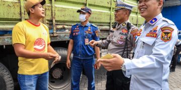 Cegah Praktik Kendaraan Over Dimension dan Over Loading (ODOL), Tim Gabungan Gencar Lakukan Sosialisasi. Foto : Dok. Pemkot Kediri