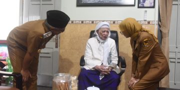 Mbak Wali dan Gus Qowim Silaturahmi Ke Sejumlah Kyai. Foto : Dok. Pemkot Kediri