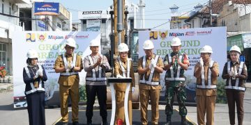 Mbak Wali Groundbreaking Peningkatan Jalan Stasiun - Jalan PJKA. Foto : Dok. Pemkot Kediri