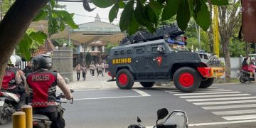 Mengendarai Helikopter, Kapolri Mendatangi Ponpes Tebuireng Jombang