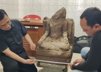 Heboh! Arca Kuno Muncul di Kebun Tebu Gurah Kediri