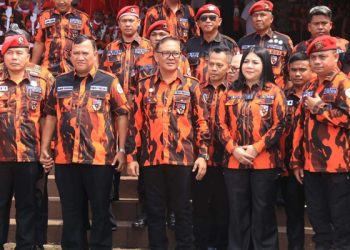 Seragam Militer Ormas: Antara Gaya, Gengsi, dan Simulakra Kewibawaan