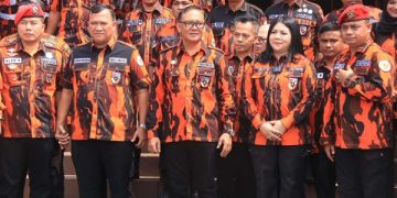 Seragam Militer Ormas: Antara Gaya, Gengsi, dan Simulakra Kewibawaan