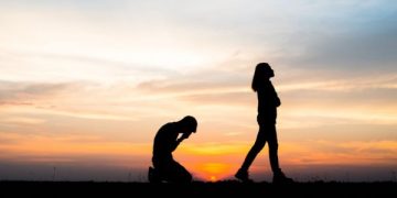 Tanda Berlebihan Memanjakan Pasangan, Padahal Cinta Sendirian (foto ilustrasi/freepik)