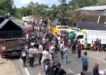 Demo ODOL di Blitar Dikotori Miras dan Sabu: 10 Orang Ditangkap