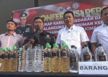 Polres Jombang Gerebek Pikap Muatan Ribuan Botol Arak Bali