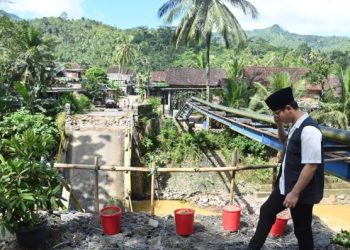 Jembatan Vital di Trenggalek Runtuh, Jalur Antar Kecamatan Lumpuh