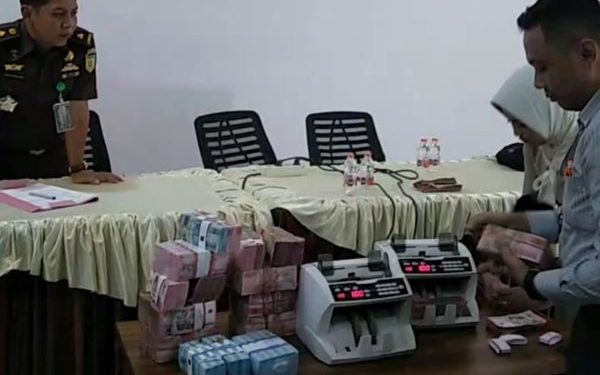 Itikad Kakak Eks Bupati Blitar Kembalikan Duit Korupsi Rp 1,1 M (foto/Bacaini)