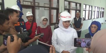 Alasan Khofifah Siap Penuhi Panggilan KPK: Sebagai Saksi!  (foto/Bacaini)
