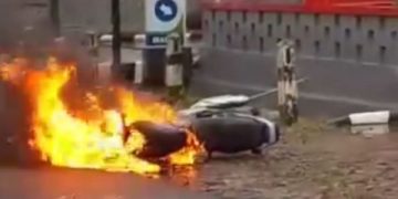 Motor Tiba-tiba Terbakar Saat Isi BBM di SPBU Trenggalek (foto/ist)