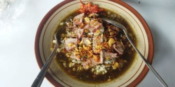 Rawon Terenak di Sudut Gang Kecil Kota Blitar: Wajib Coba! (foto/Bacaini)