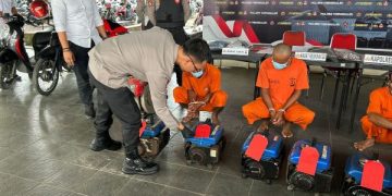 Polisi Trenggalek Bongkar Sindikat Pencuri Genset Kapal Nelayan (foto/Bacaini)