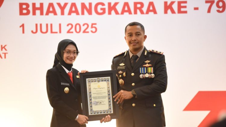 Upacara dan Tasyakuran Hari Bhayangkara Ke-79, Mbak Wali Harapkan Sinergitas dan Soliditas Terus Terjalin. Foto : Dok. Pemkot Kediri