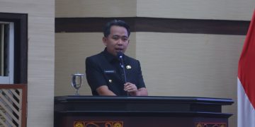 Bupati Jember, Muhammad Fawait saat rapar paripurna bersama DPRD Setempat