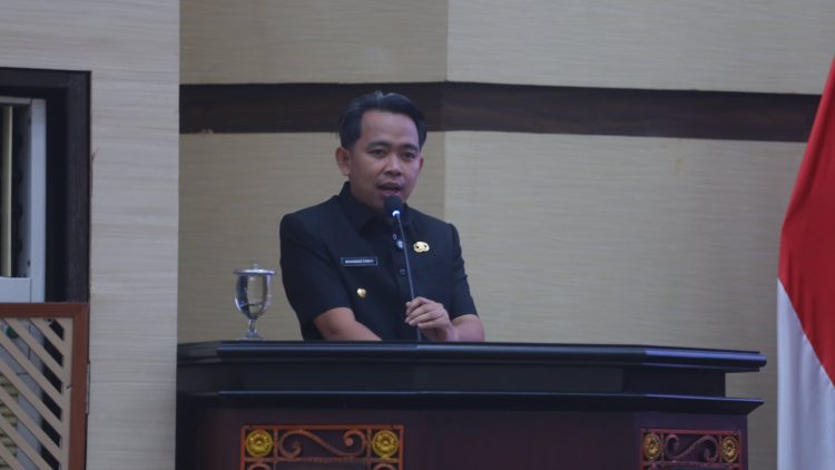Bupati Jember, Muhammad Fawait saat rapar paripurna bersama DPRD Setempat