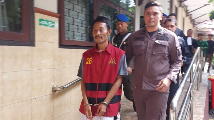 Pelaku Pembunuhan Sekeluarga, Dituntut Hukuman Mati. Foto : Bacaini.ID/Jatmiko