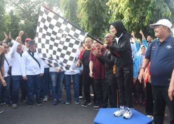 Berangkatkan Jalan Sehat, Mbak Wali Harapkan Pelajar Bisa Olahraga Tiap Hari. Foto : Dok. Pemkot Kediri