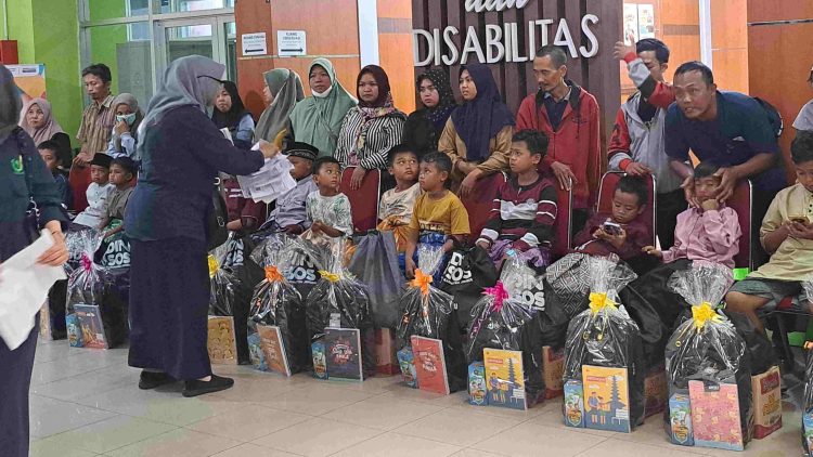 Suasana Peserta khitan massal di RSD dr Soebandi