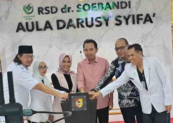 Bupati Jember, Muhammad Fawait bersama beberapa OPD saat launching program Pro Gus'e Peduli Kesehatan di Rsd dr Soebandi