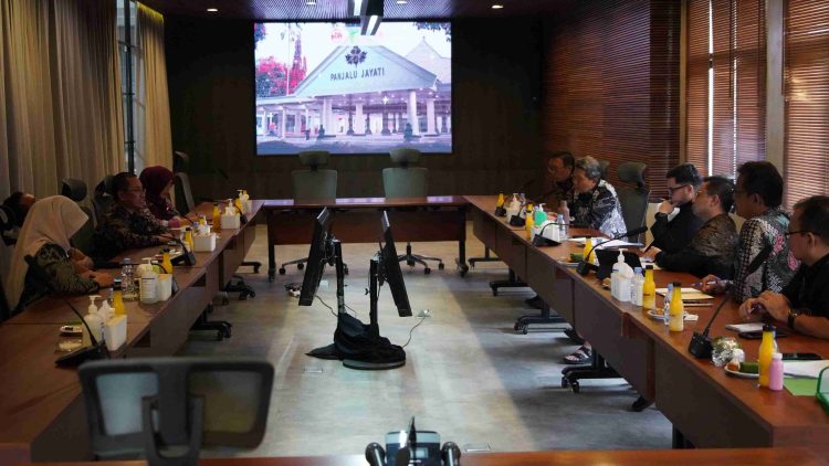 Mas Dhito Dukung Investor Lokal Kembangkan Peternakan Susu Perah di Kabupaten Kediri. Foto : Dok. Pemkab Kediri