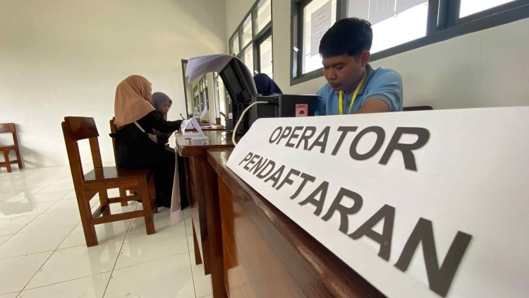 Solusi Bagi Warga di Wilayah Blank Zonasi, Mas Dhito Dirikan Sekolah Negeri